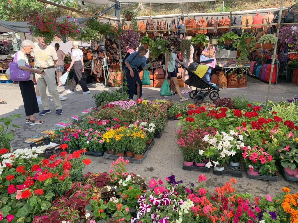 first months in Spain - street market