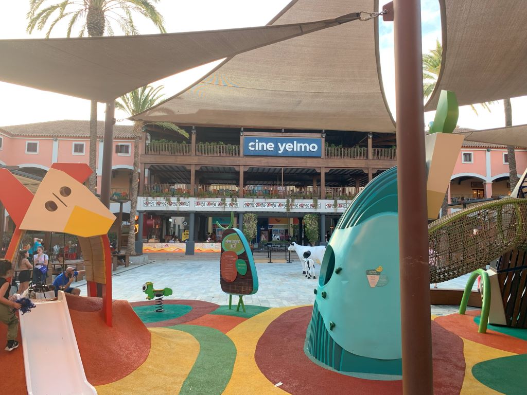 Train stations in Malaga: Plaza Mayor cinema