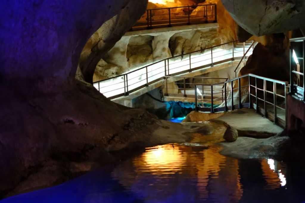 To do in January in the Costa del Sol - Cueva del tesoro