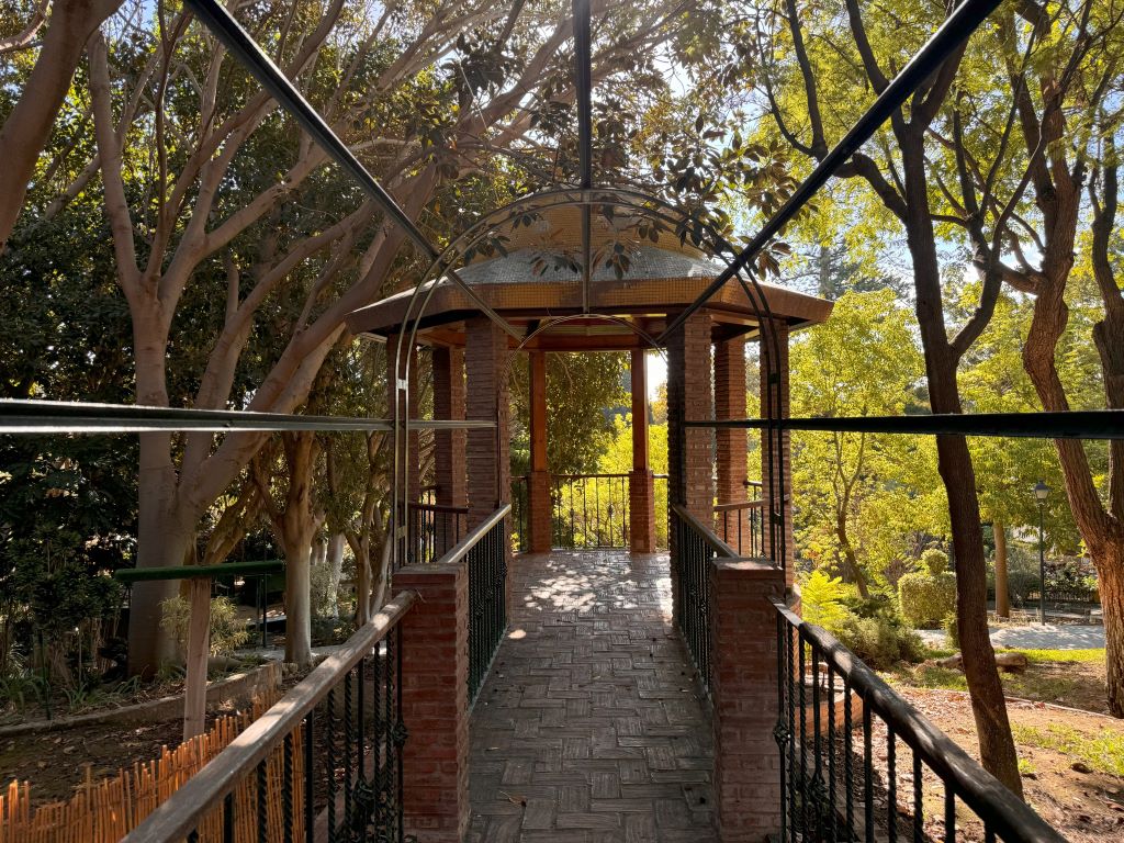 A gazeebo in the Molino de Inca Botanical Garden