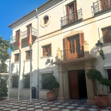 A Town Hall, where the Padrón is done.