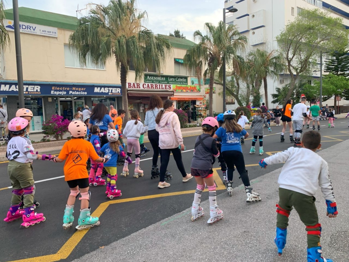 Benalmadena - kids roller skating in the center