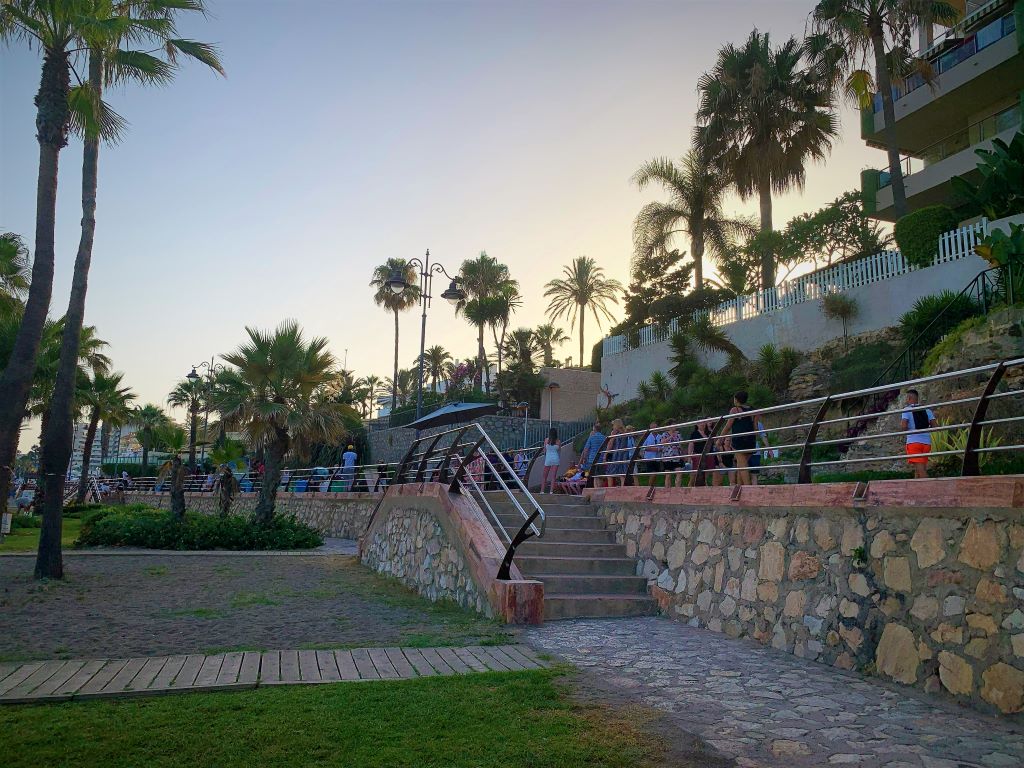 Costa del Sol using Google Maps - Benalmadena's promenade