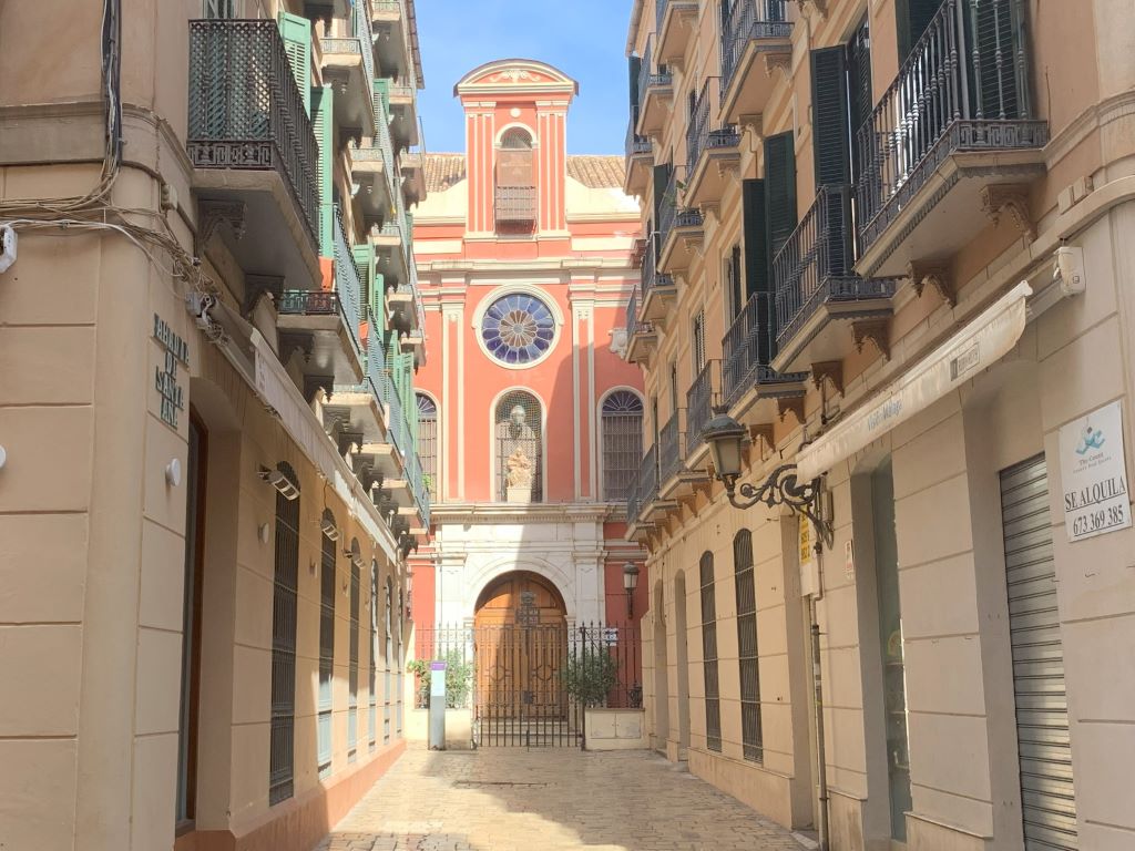 Train stations in Malaga: cute