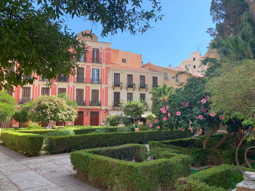 Train stations in Malaga: gardens