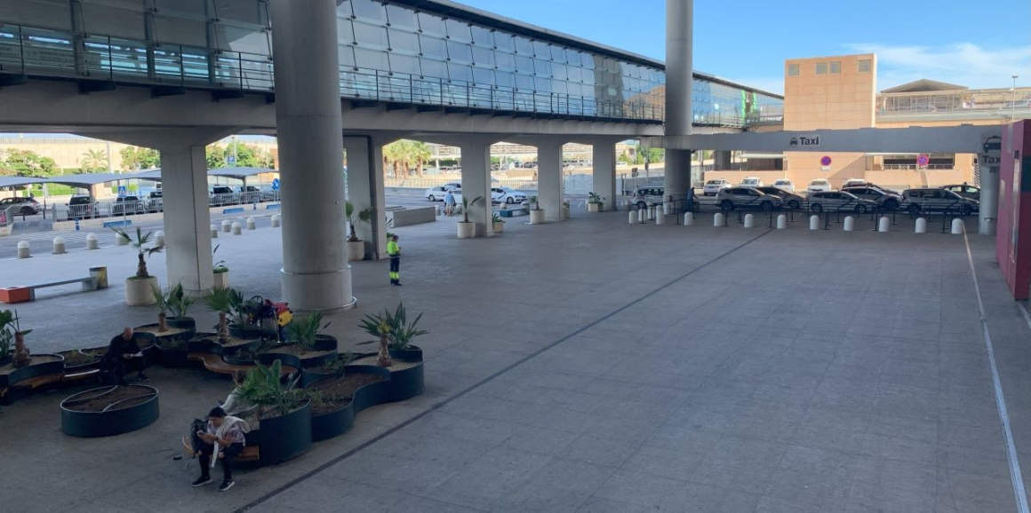 Malaga Airport taxi stand from another angle