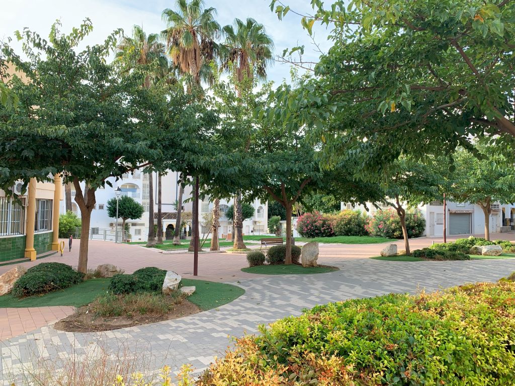 Train stations in Benalmadena: Arroyo de la Miel, paseo de generalife