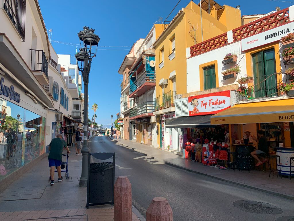 Train stations in Torremolinos - Calle de las Mercedes