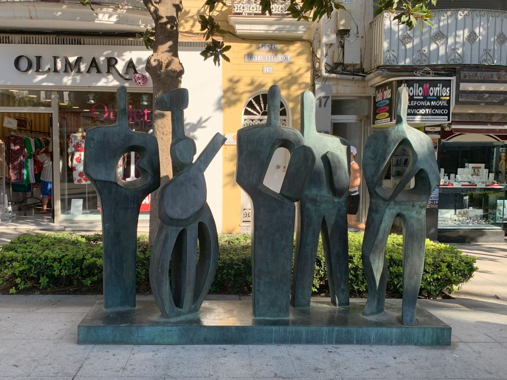 Train stations in Torremolinos - sculpture