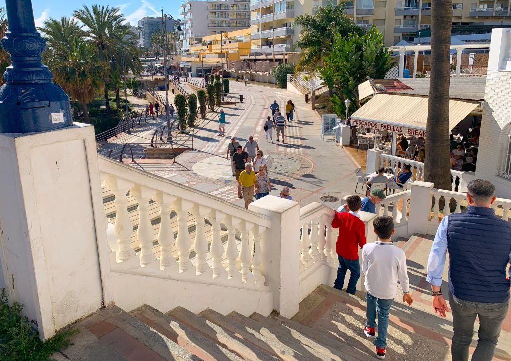 Benalmadena hotels - puerto Marina, Benalmadena promenade