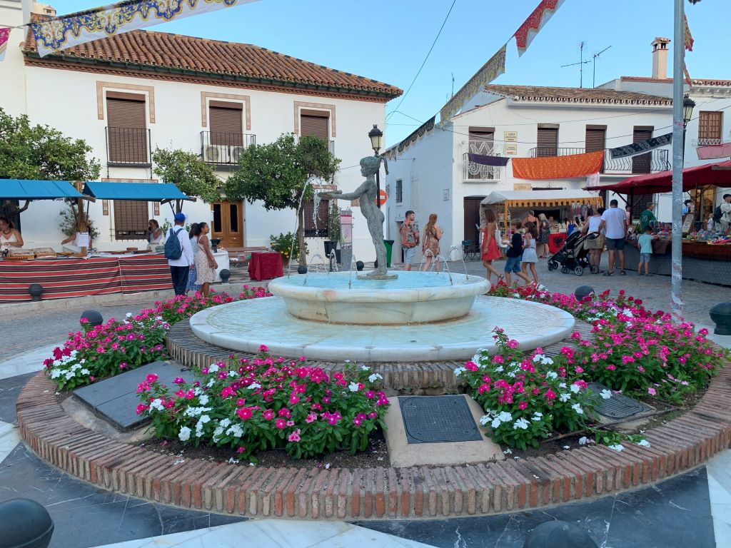 Benalmadena Pueblo - la  niña