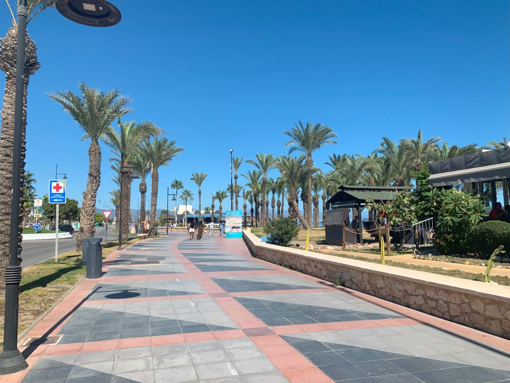 Train stations in Torremolinos - the promenade in Los Álamos