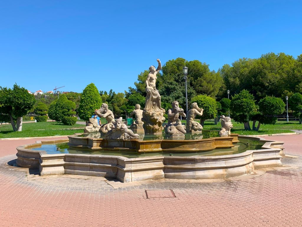 Train stations in Torremolinos - fountain