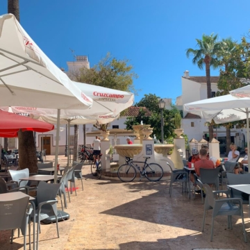 Train stations in Benalmadena: fountain square