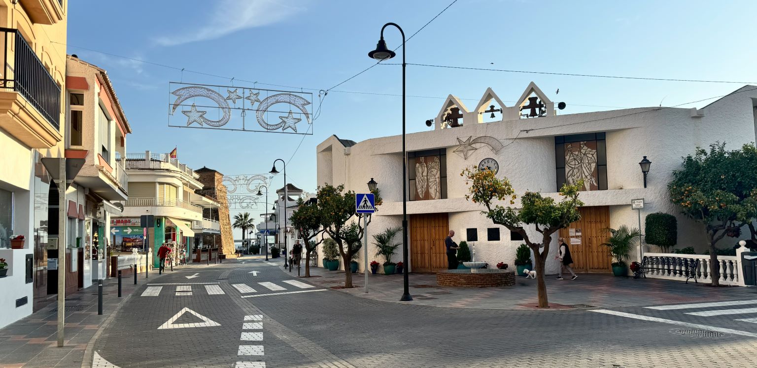 Calle Marbella, in La Cala de Mijas 