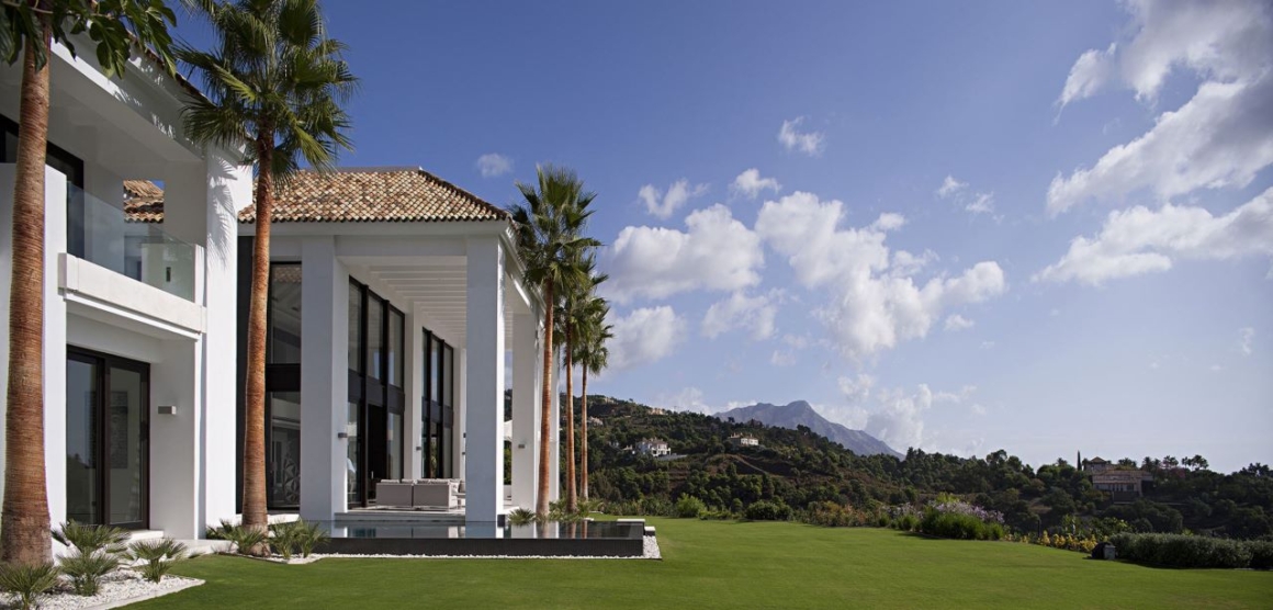 Villa Palo Alto, Luxury villas for golf holidays near Marbella - exterior view.