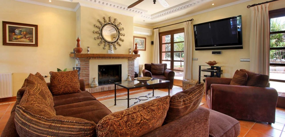 Villa San Bernardo, Luxury villas for golf holidays near Marbella - interior view.