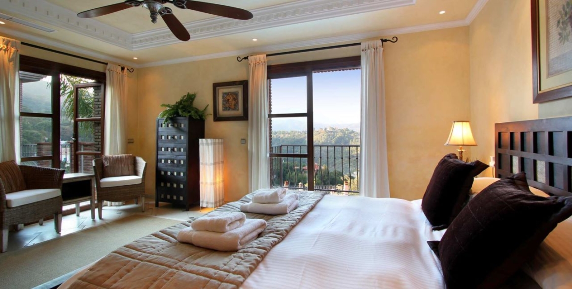 Villa San Bernardo, Luxury villas for golf holidays near Marbella - bedroom