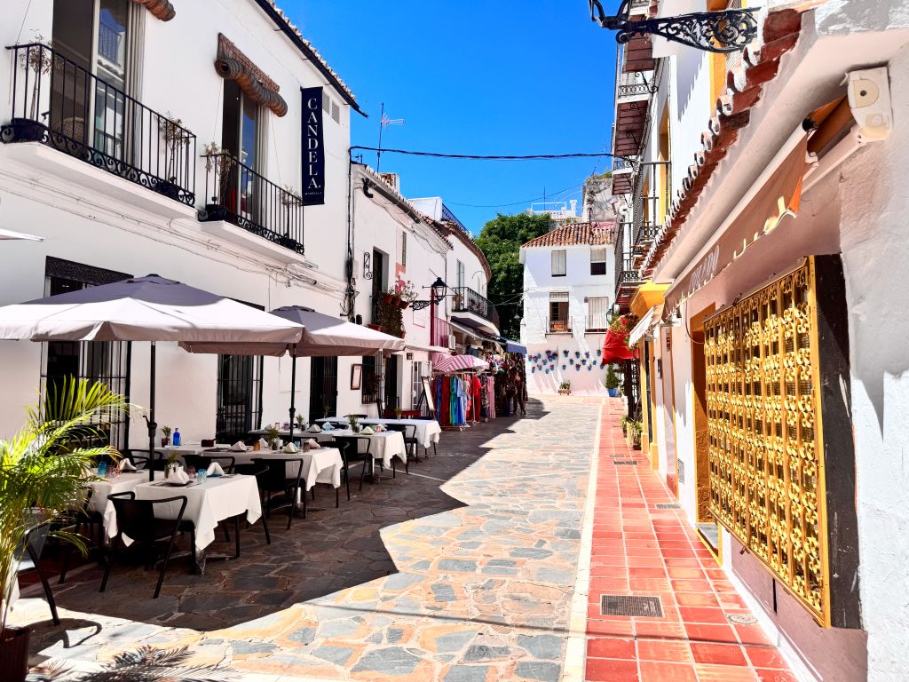 Marbella Old Town - Calle Ortiz de Molinillo